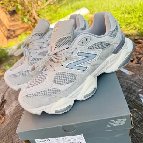 New Balance 9060 sneakers shoes Men’s Size 7