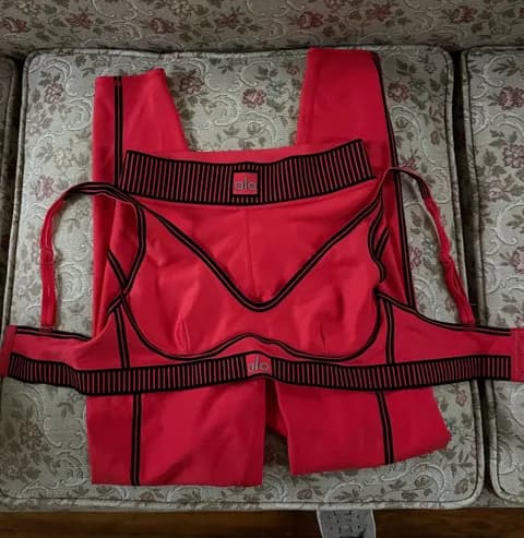 Alo Matching Set Yoga
