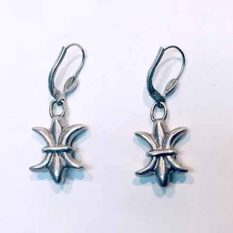 Vintage 3D Design Dangle Earrings