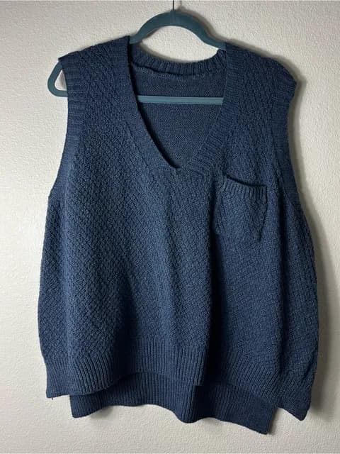 Navy Blue Chunky Knit Sweater Vest Size L V-Neck Pocket Oversized