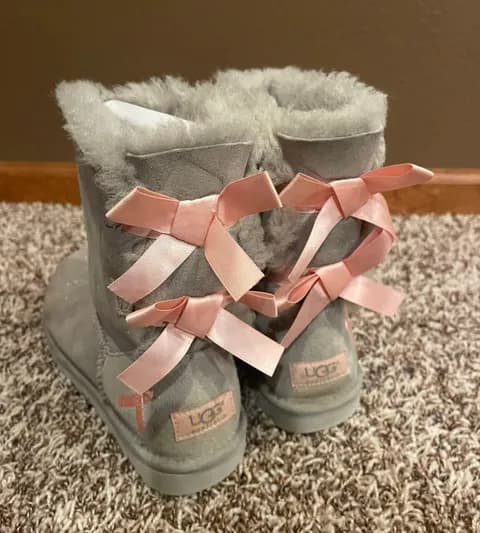 Shiny Bailey Bow Boots - Breast Cancer Awareness Edition