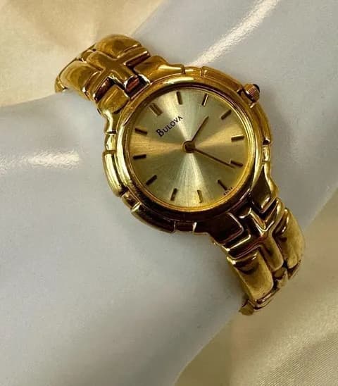 Bulova gold tone vintage chain round face watch