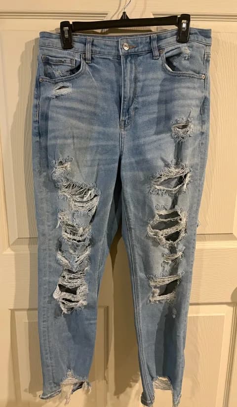 American Eagle Jeans distressed