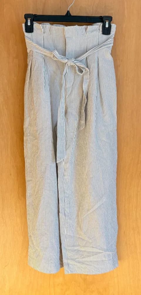 Club Monaco Paperbag Waist Striped Cropped Pants Size 00