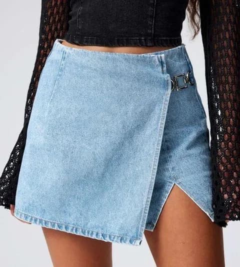 DENIM MID WAIST SPLIT SHORTS