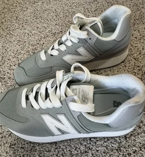 574+ Sneakers
