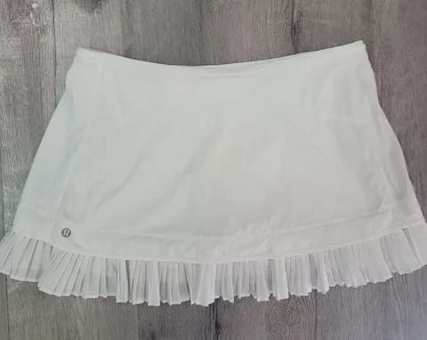 Lululemon City Sky Run By Skirt White size 10 pockets ruffle tennis skirt