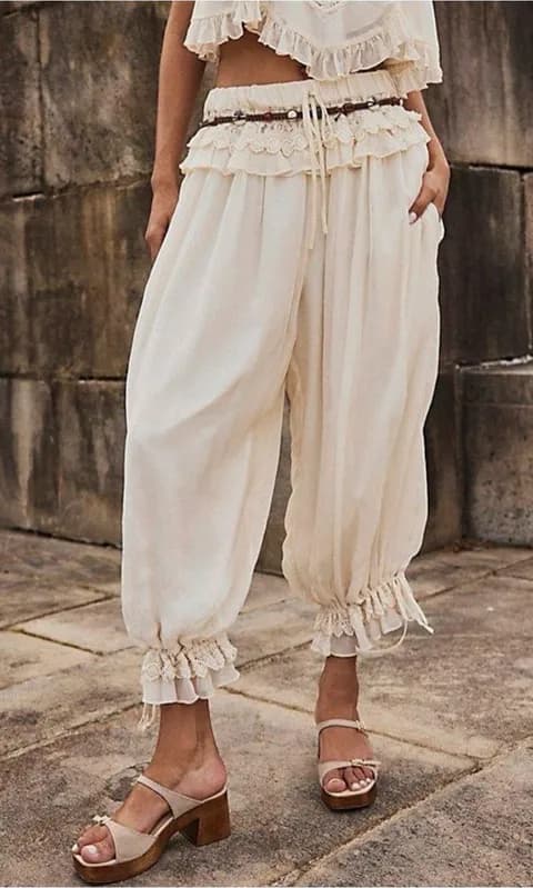 Free people cropped Lavern cream pantaloons pants sz S boho