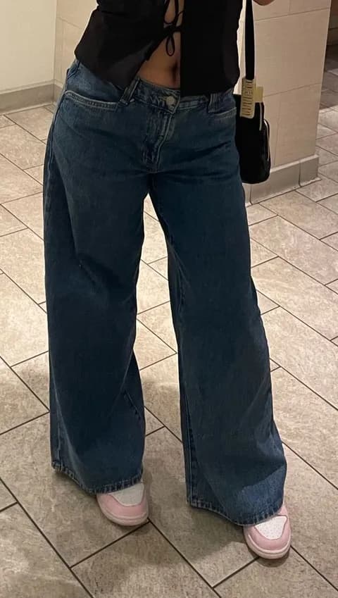 Levi’s Wide Leg Jeans