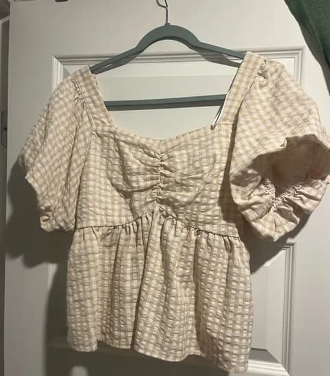 Puffy sleeve top