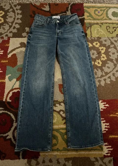 Wide-Leg Jeans