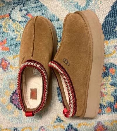 UGG Tasman