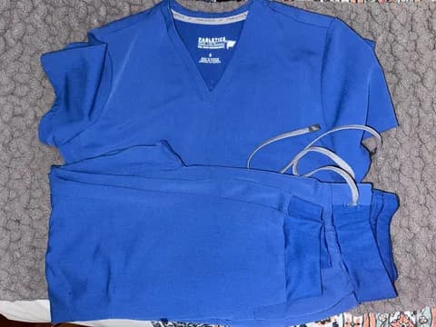 Fabletics Scrub Set