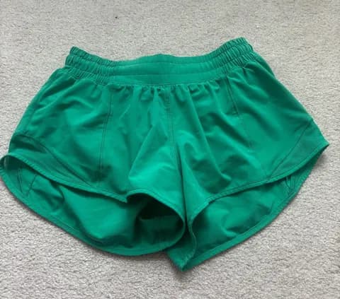 Lululemon Hotty Hot Shorts 2.5"