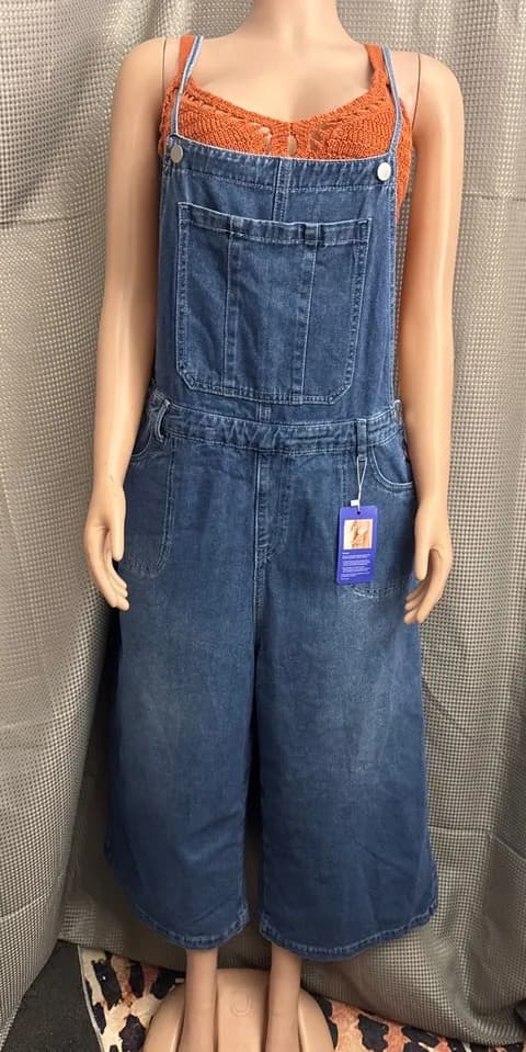 NewSize large overall its very cute
