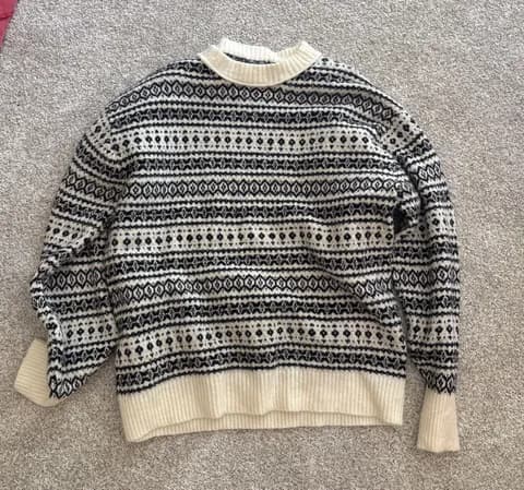 American Eagle sweater