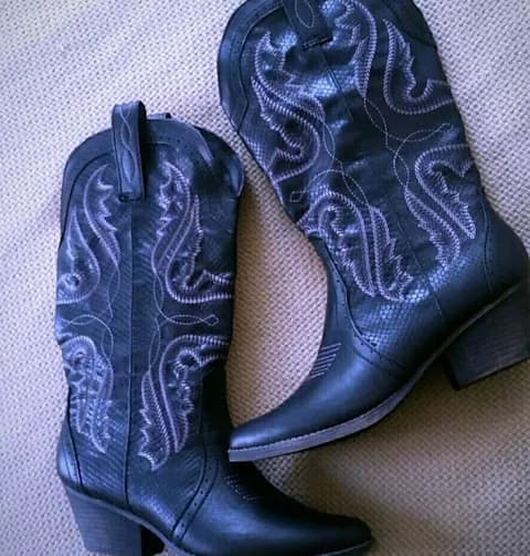 Cow Girl Boots Black Size 8.5