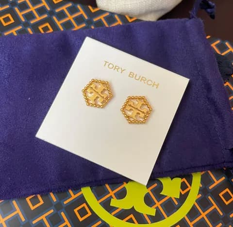 MILGRAIN LOGO HEX Gold tone PLATED STUD EARRINGS NWT in dust bag