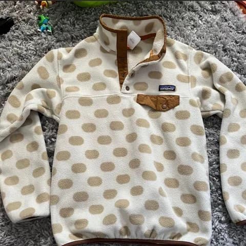 Beige Polka Dot Synchilla Pull Over Size Xs