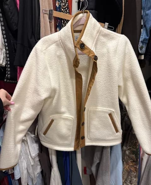 Cute winter Sherpa jacket!! White