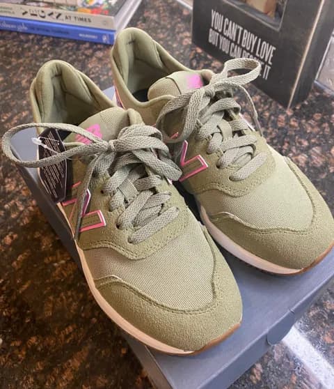 Shoe