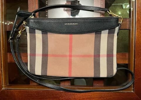 Burberry House Check derby Peyton Crossbody/clutch bag