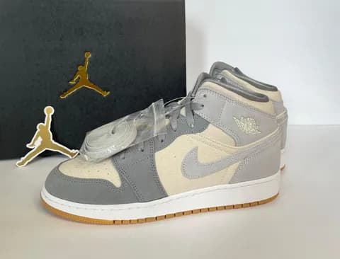 Air Jordan 1 Mid Shoes