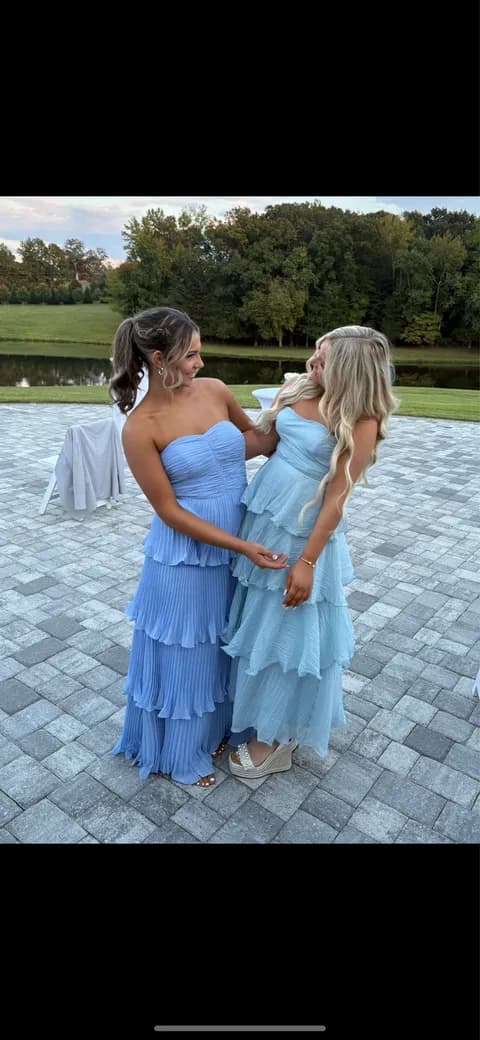 Selfie Leslie Dress