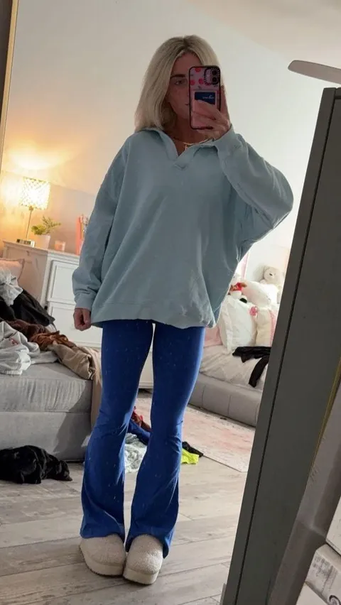 Sweatshirt