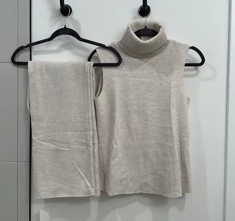 Sleeveless Turtleneck And Pants Set