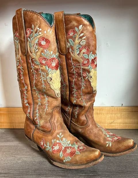 Floral Corral Embroidered Cowboy Boots 7M