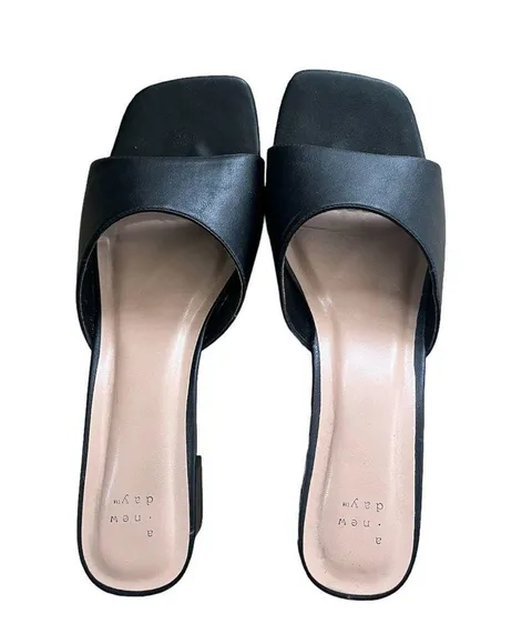 square toe black heel