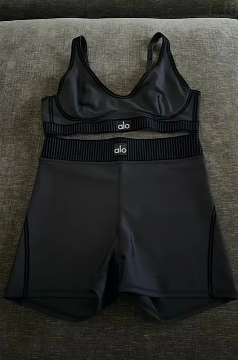 Alo Yoga Set
