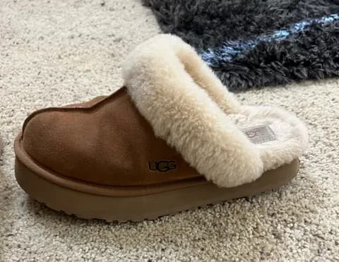 UGG Platform Slippers Chestnut size 9