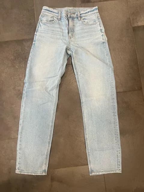 American Eagle Jeans High-Rise Straight Leg