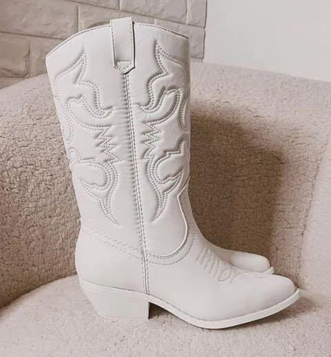 Nashville For The Weekend White Western Boots
