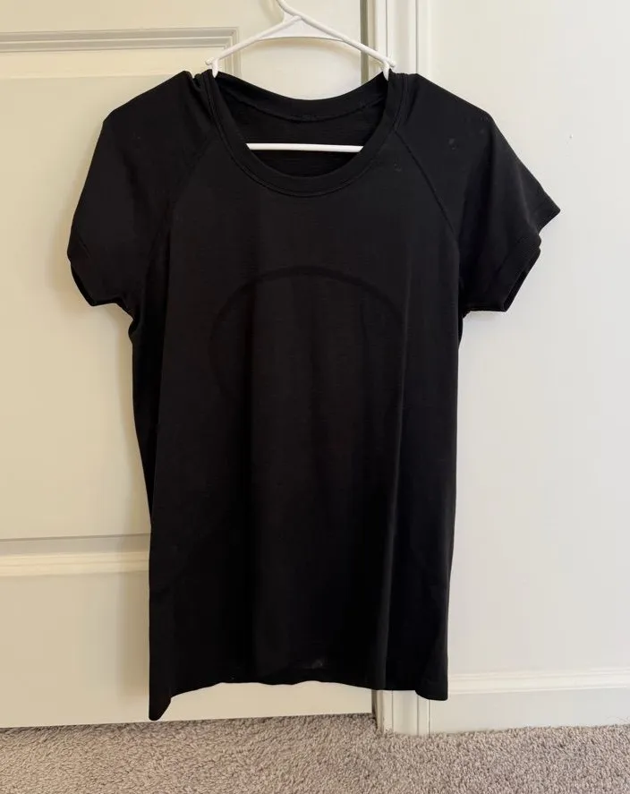 Lululemon swiftly tech short sleeve size 10