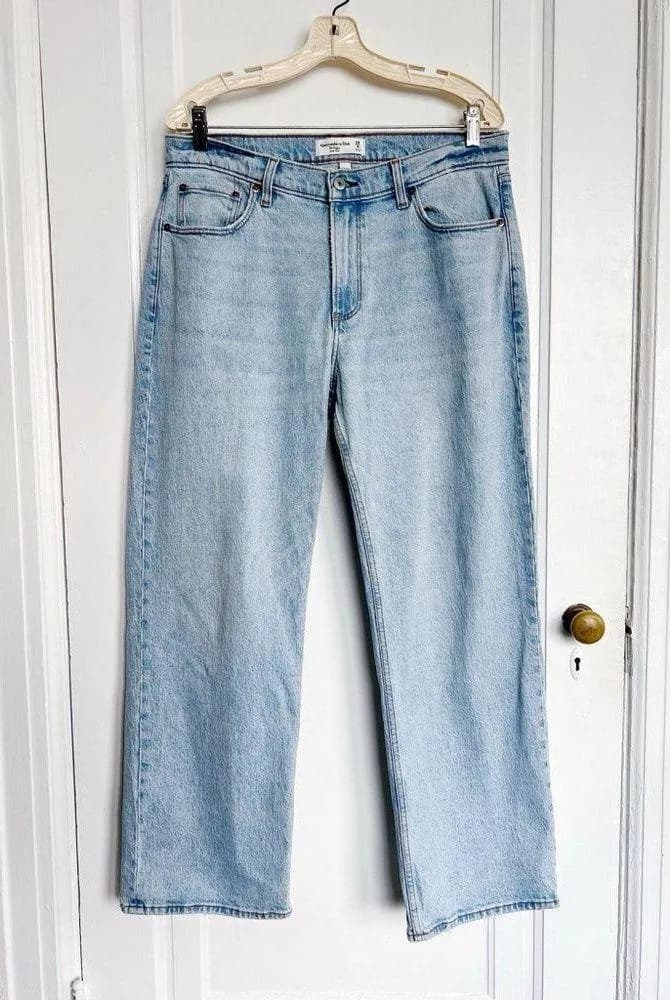 A&F • Curve Love Low Rise Baggy Jean medium light wash faded distressed loose