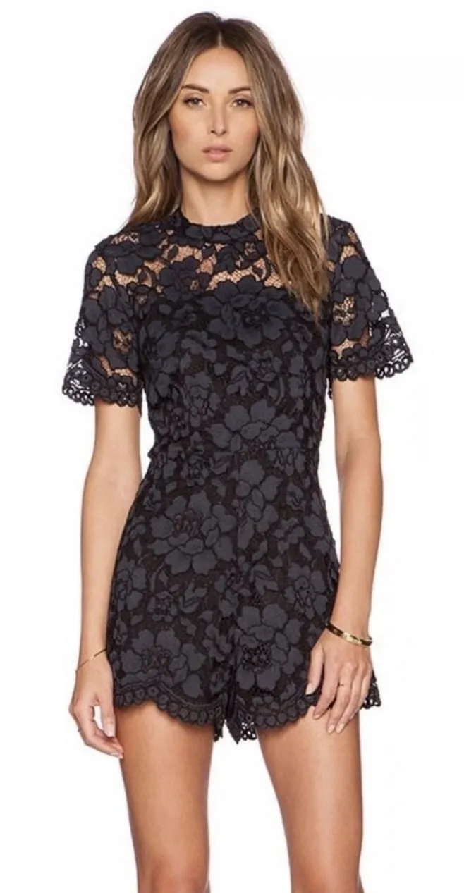 Alexis Winn Cutout Back Lace Romper Playsuit - Size XS EUC Romantic Chic
