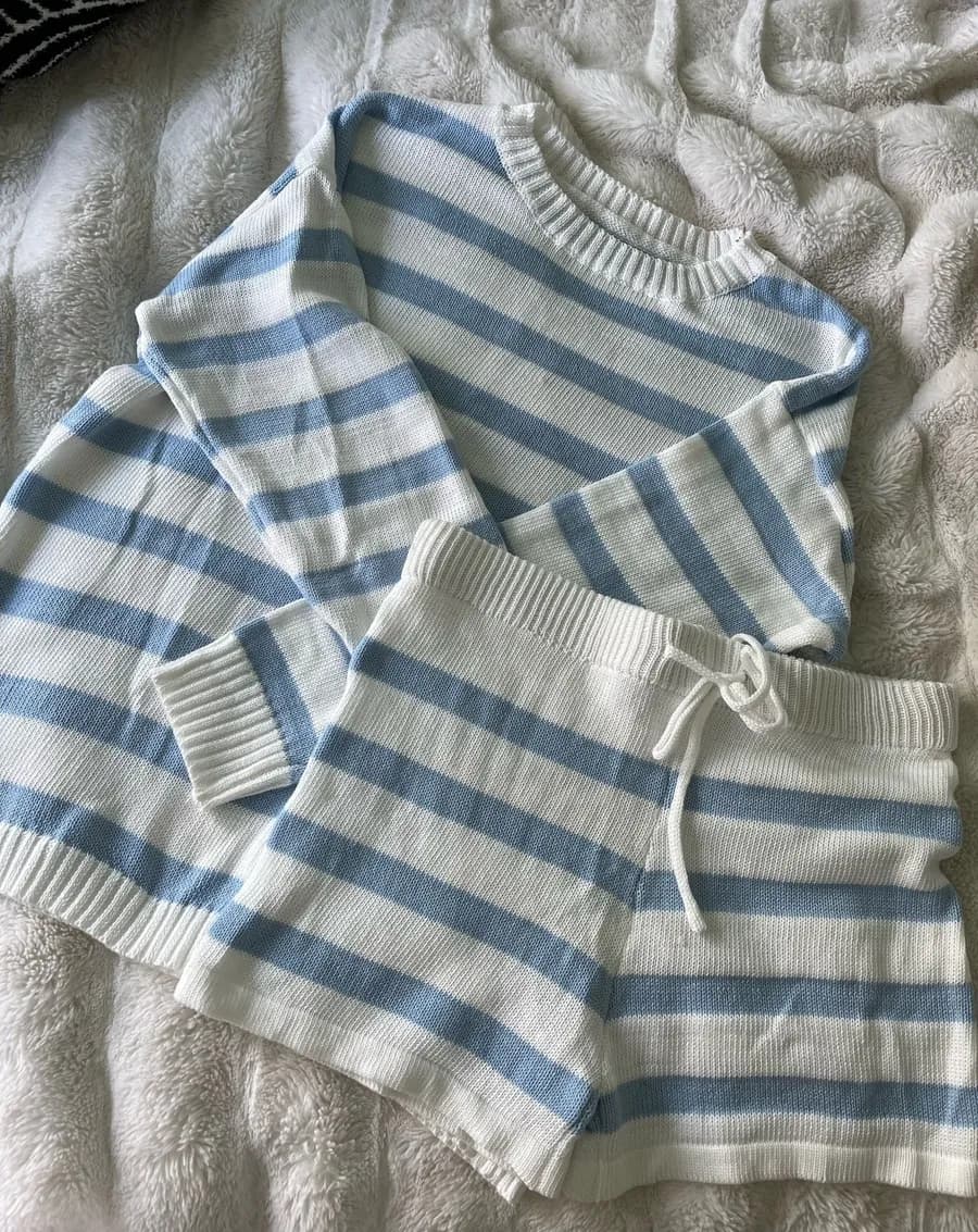 striped set