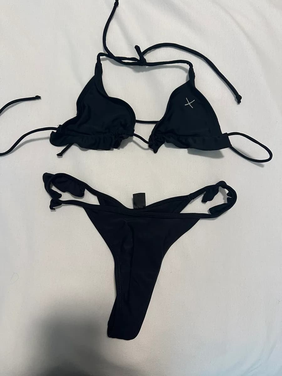 Boutinela Black Bikini Ruffle Set