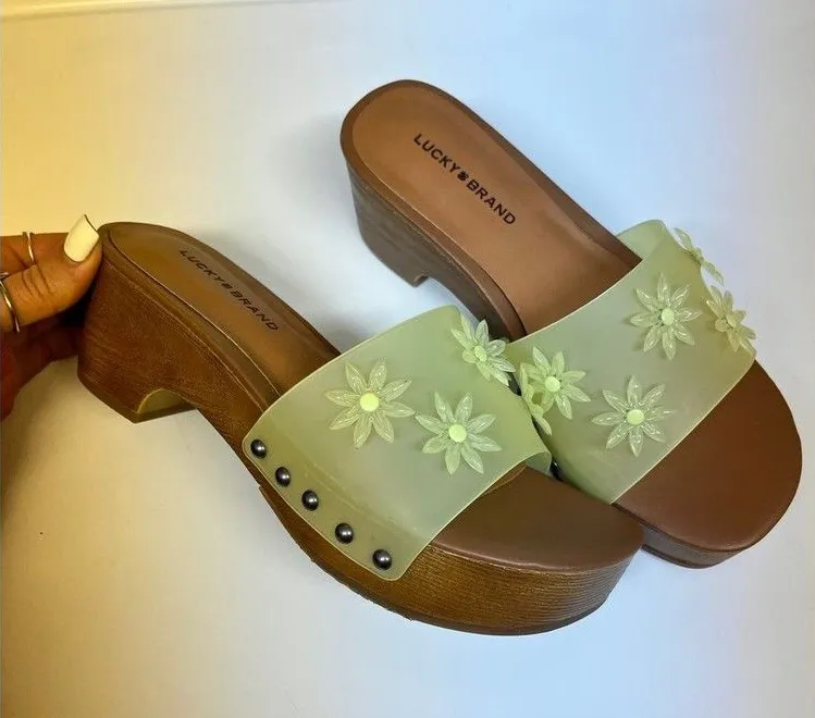 Lucky Brand Fallyn Jelly Flow Clogs
