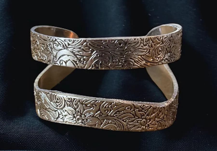 Silver tone floral etched cut out wavy cuff bangle bracelet